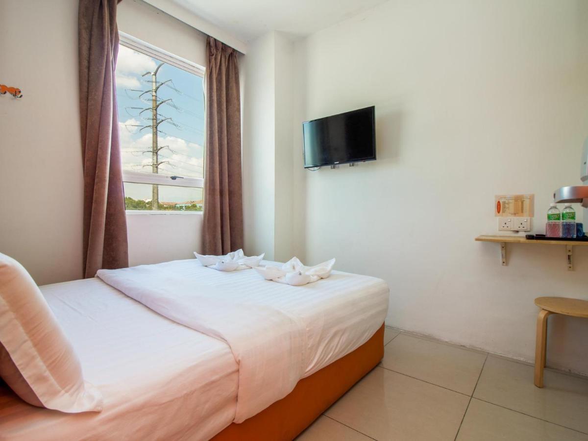 1 Hotel Taman Connaught Kuala Lumpur Ngoại thất bức ảnh