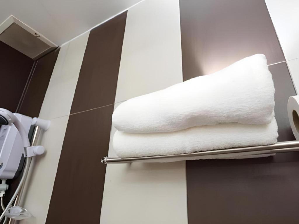 1 Hotel Taman Connaught Kuala Lumpur Ngoại thất bức ảnh