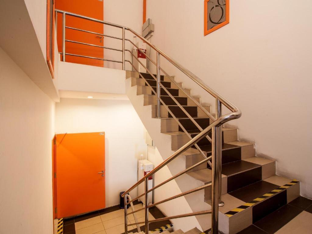 1 Hotel Taman Connaught Kuala Lumpur Ngoại thất bức ảnh